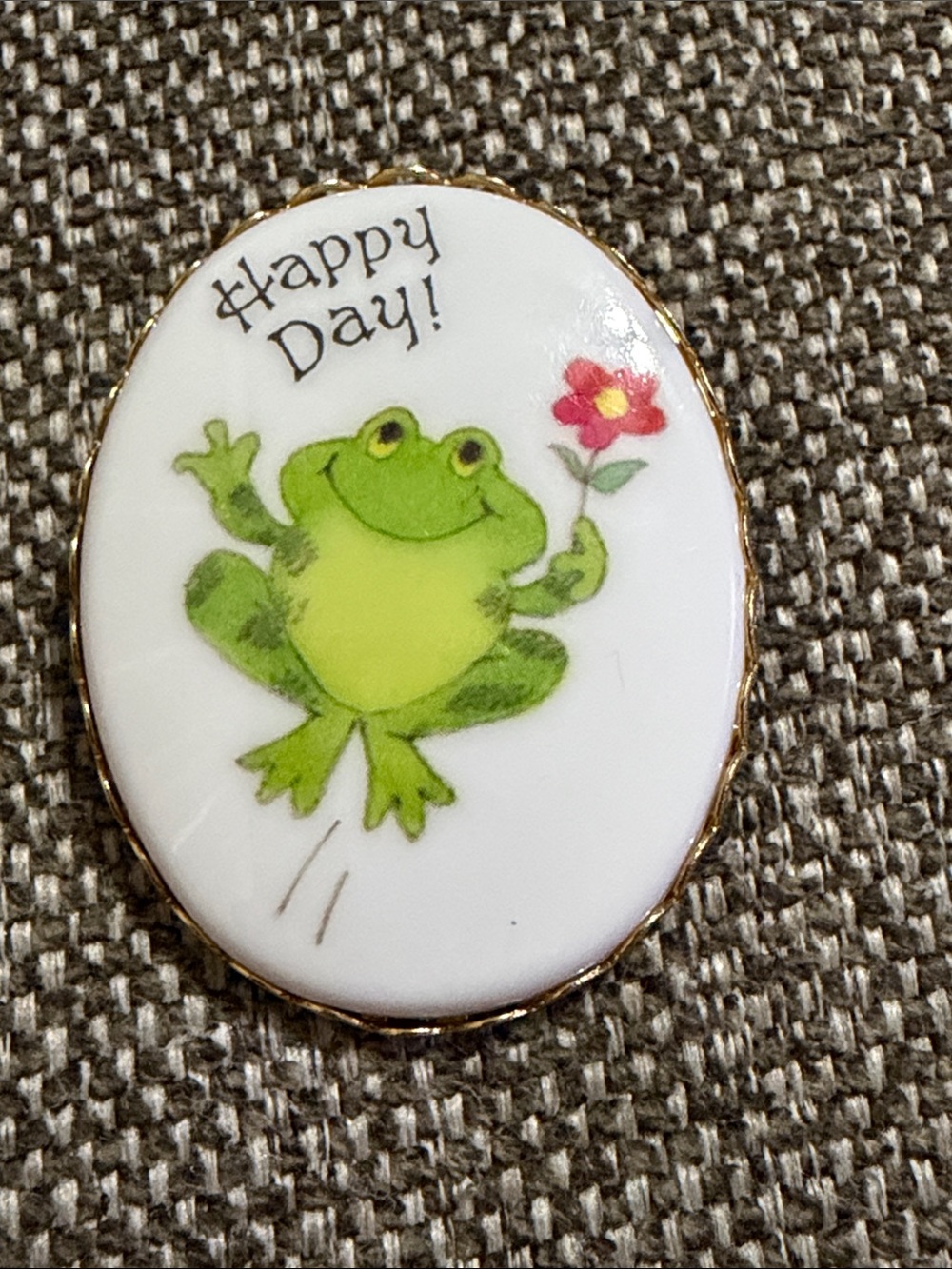 Vintage Hallmark Frog “HAPPY DAY” penndant/Pin